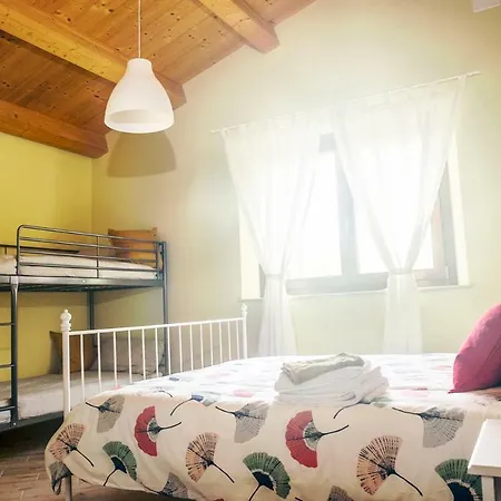 بيت ضيافة Sottocastello Il Casale أوزيمو