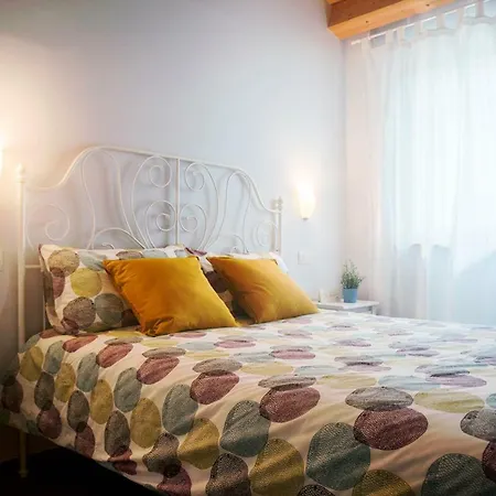 Sottocastello Il Casale 3* أوزيمو