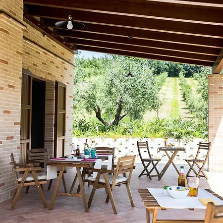 بيت ضيافة Sottocastello Il Casale أوزيمو